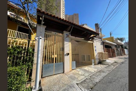 Casa de condomínio à venda com 137m², 4 quartos e 5 vagas Casa de condomínio à venda com 137m², 4 quartos e 5 vagasFachada