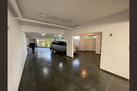 Casa de condomínio à venda com 137m², 4 quartos e 5 vagas Casa de condomínio à venda com 137m², 4 quartos e 5 vagasGaragem