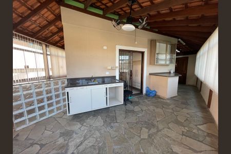 Casa de condomínio à venda com 137m², 4 quartos e 5 vagas Casa de condomínio à venda com 137m², 4 quartos e 5 vagasEntrada