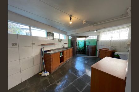 Casa de condomínio à venda com 137m², 4 quartos e 5 vagas Casa de condomínio à venda com 137m², 4 quartos e 5 vagasÁrea comum