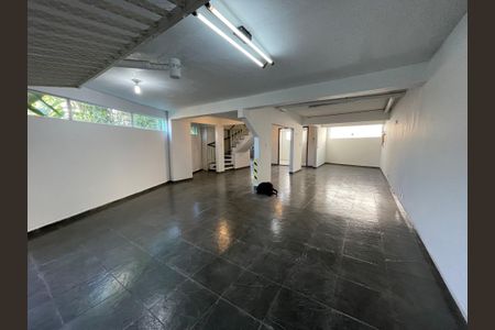 Casa de condomínio à venda com 137m², 4 quartos e 5 vagas Casa de condomínio à venda com 137m², 4 quartos e 5 vagasGaragem