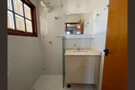 Casa de condomínio à venda com 137m², 4 quartos e 5 vagas Casa de condomínio à venda com 137m², 4 quartos e 5 vagasBanheiro 2