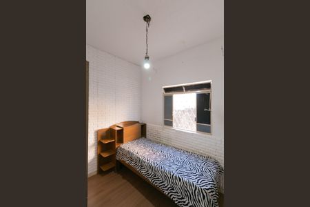 Casa à venda com 119m², 3 quartos e 4 vagasQuarto 2