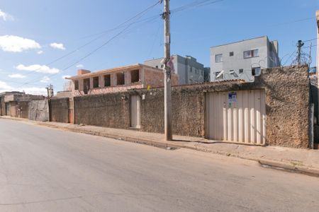 Casa à venda com 119m², 3 quartos e 4 vagasFachada