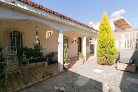 Casa à venda com 119m², 3 quartos e 4 vagasÁrea Externa