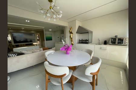 Apartamento à venda com 78m², 2 quartos e 1 vaga Apartamento à venda com 78m², 2 quartos e 1 vagaSala