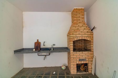 Casa à venda com 70m², 2 quartos e 3 vagas Casa à venda com 70m², 2 quartos e 3 vagasChurrasqueira