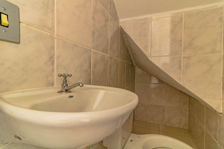 Casa à venda com 70m², 2 quartos e 3 vagas Casa à venda com 70m², 2 quartos e 3 vagasLavabo