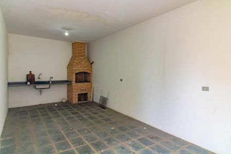 Casa à venda com 70m², 2 quartos e 3 vagas Casa à venda com 70m², 2 quartos e 3 vagasChurrasqueira