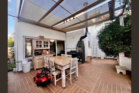 Casa à venda com 278m², 3 quartos e 3 vagasVaranda gourmet