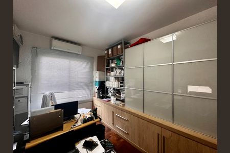 Casa à venda com 278m², 3 quartos e 3 vagasQuarto