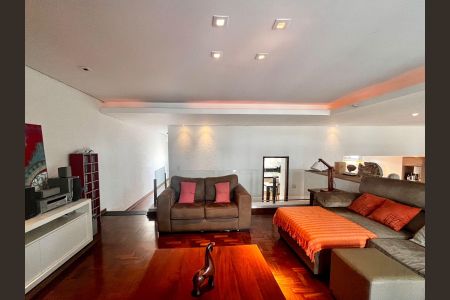 Casa à venda com 278m², 3 quartos e 3 vagasSala de TV