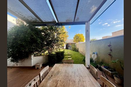 Casa à venda com 278m², 3 quartos e 3 vagasVaranda gourmet