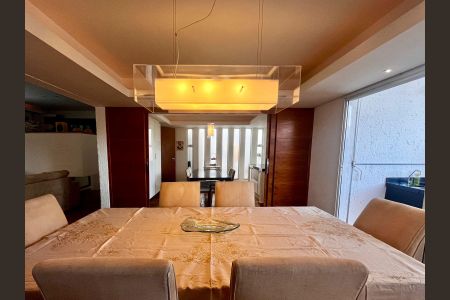 Casa à venda com 278m², 3 quartos e 3 vagasSala 