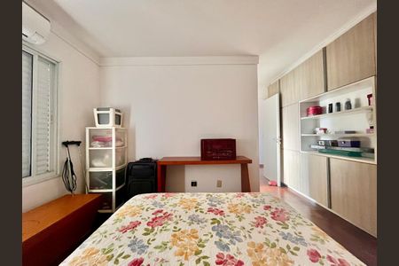 Casa à venda com 278m², 3 quartos e 3 vagasSuíte 1