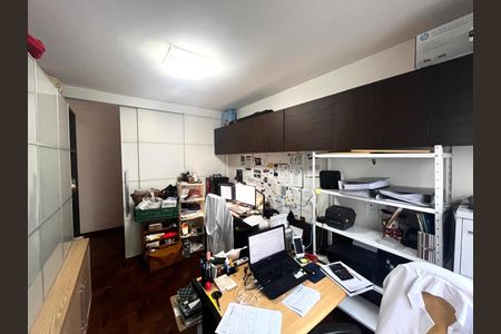 Casa à venda com 278m², 3 quartos e 3 vagasQuarto