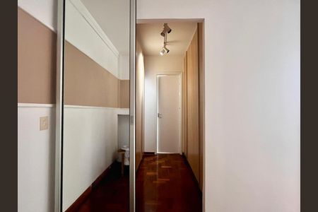 Casa à venda com 278m², 3 quartos e 3 vagasCloset Suíte 2