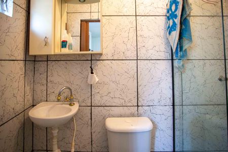 Casa à venda com 230m², 4 quartos e 2 vagasBanheiro de serviço