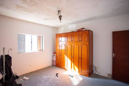 Casa à venda com 230m², 4 quartos e 2 vagasSuíte 2