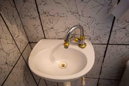 Casa à venda com 230m², 4 quartos e 2 vagasBanheiro de serviço