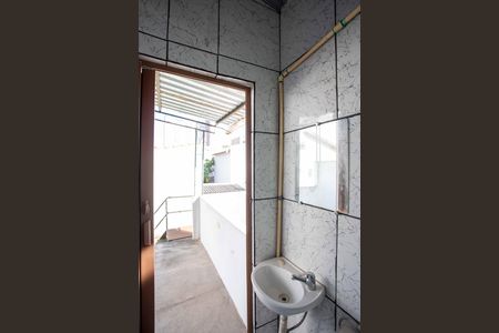 Casa à venda com 230m², 4 quartos e 2 vagasBanheiro Social