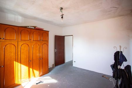 Casa à venda com 230m², 4 quartos e 2 vagasSuíte 2