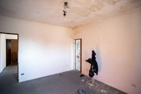 Casa à venda com 230m², 4 quartos e 2 vagasSuíte 2