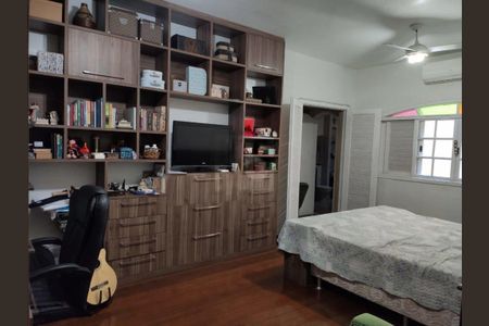 Casa à venda com 585m², 4 quartos e 3 vagas