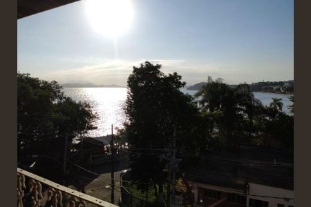 Casa à venda com 585m², 4 quartos e 3 vagas