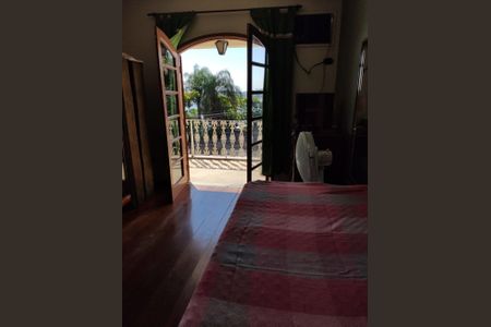 Casa à venda com 585m², 4 quartos e 3 vagas