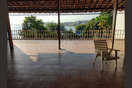 Casa à venda com 585m², 4 quartos e 3 vagas