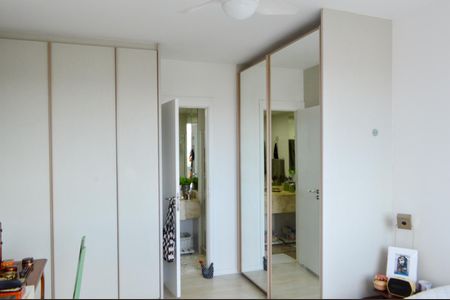 Apartamento à venda com 143m², 3 quartos e 2 vagasSuíte 1