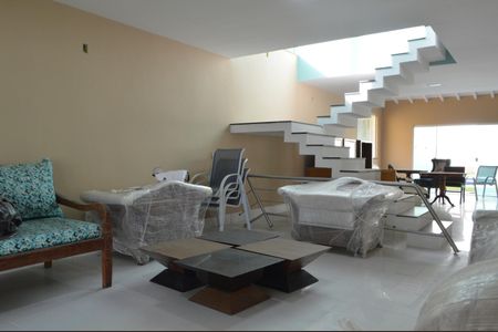 Casa de condomínio para alugar com 362m², 5 quartos e 5 vagasSala