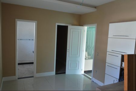 Casa de condomínio para alugar com 362m², 5 quartos e 5 vagasSuíte 2