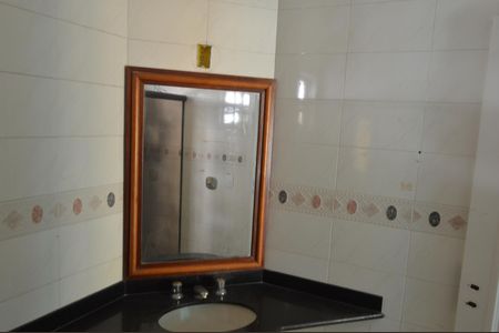 Casa de condomínio para alugar com 362m², 5 quartos e 5 vagasBanheiro Social