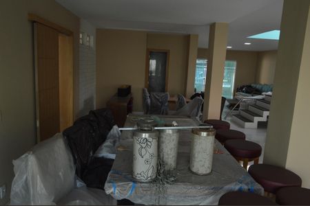 Casa de condomínio para alugar com 362m², 5 quartos e 5 vagasSala