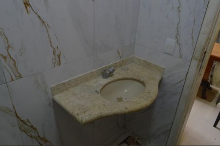 Casa de condomínio para alugar com 362m², 5 quartos e 5 vagasLavabo