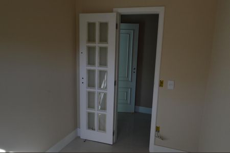 Casa de condomínio para alugar com 362m², 5 quartos e 5 vagasCloset da Suíte 3