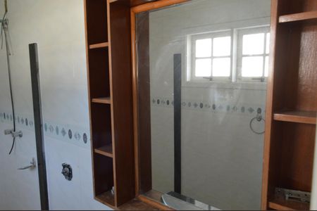 Casa de condomínio para alugar com 362m², 5 quartos e 5 vagasBanheiro da Suíte 2