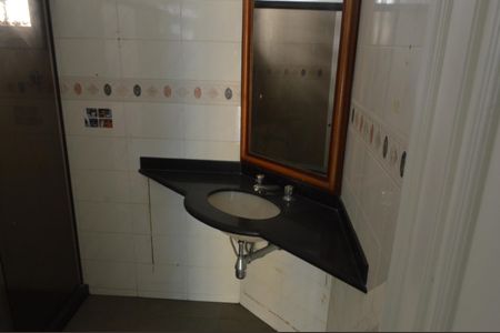 Casa de condomínio para alugar com 362m², 5 quartos e 5 vagasBanheiro Social