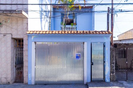 Casa à venda com 220m², 4 quartos e 4 vagasFachada