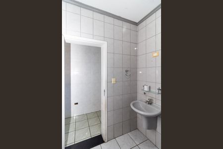 Casa à venda com 220m², 4 quartos e 4 vagasBanheiro 2