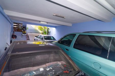 Casa à venda com 220m², 4 quartos e 4 vagasGaragem