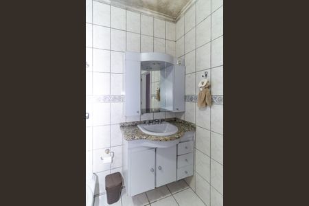 Casa à venda com 220m², 4 quartos e 4 vagasBanheiro 1