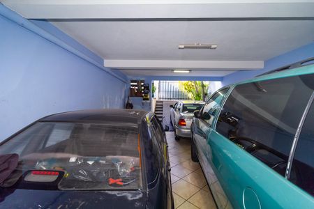 Casa à venda com 220m², 4 quartos e 4 vagasGaragem