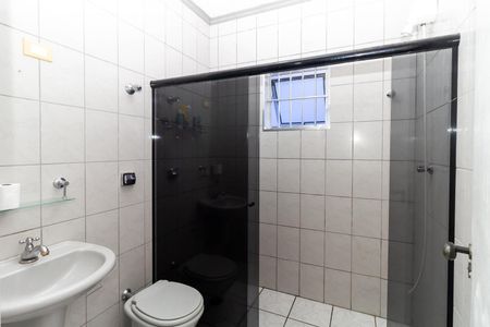 Casa à venda com 220m², 4 quartos e 4 vagasBanheiro 2