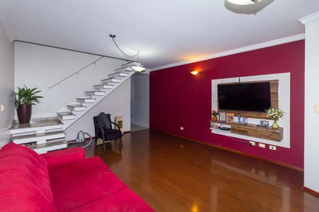 Casa à venda com 220m², 4 quartos e 4 vagasSala