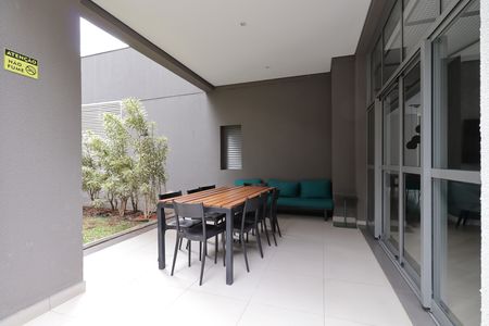 Apartamento para alugar com 27m², 1 quarto e sem vaga Apartamento para alugar com 27m², 1 quarto e sem vagaÁrea comum - Salão de festas
