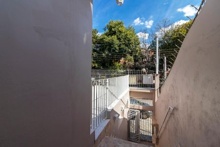 Casa à venda com 192m², 4 quartos e 3 vagas Casa à venda com 192m², 4 quartos e 3 vagasCorredor Lateral