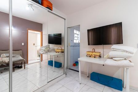 Casa à venda com 192m², 4 quartos e 3 vagas Casa à venda com 192m², 4 quartos e 3 vagasSuíte